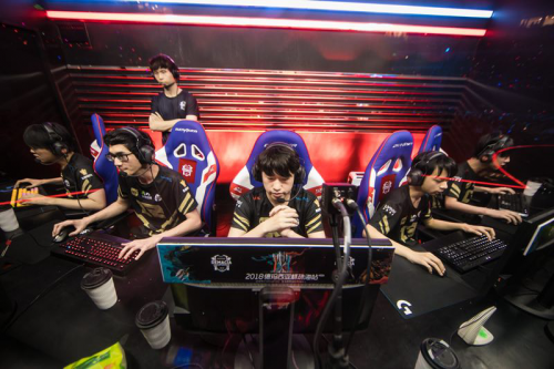 发广泛关注 发广泛关注